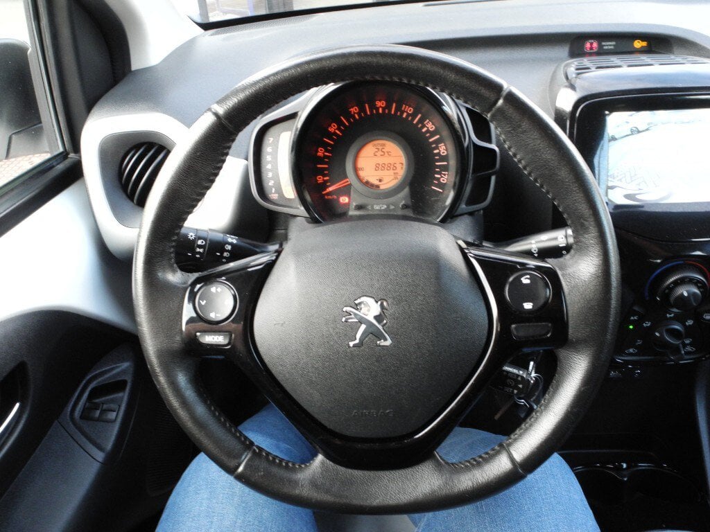 Peugeot 108 VTi 68 5 porte Allure (14/17)