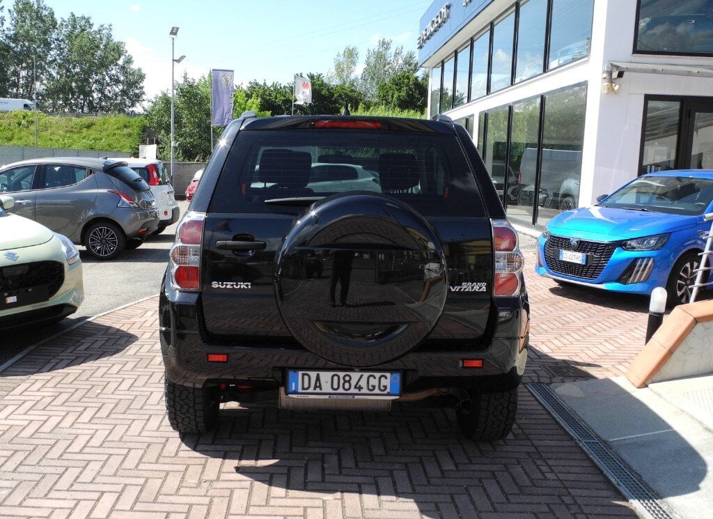 Suzuki Grand Vitara 1.9 DDiS 3 porte (4/16)