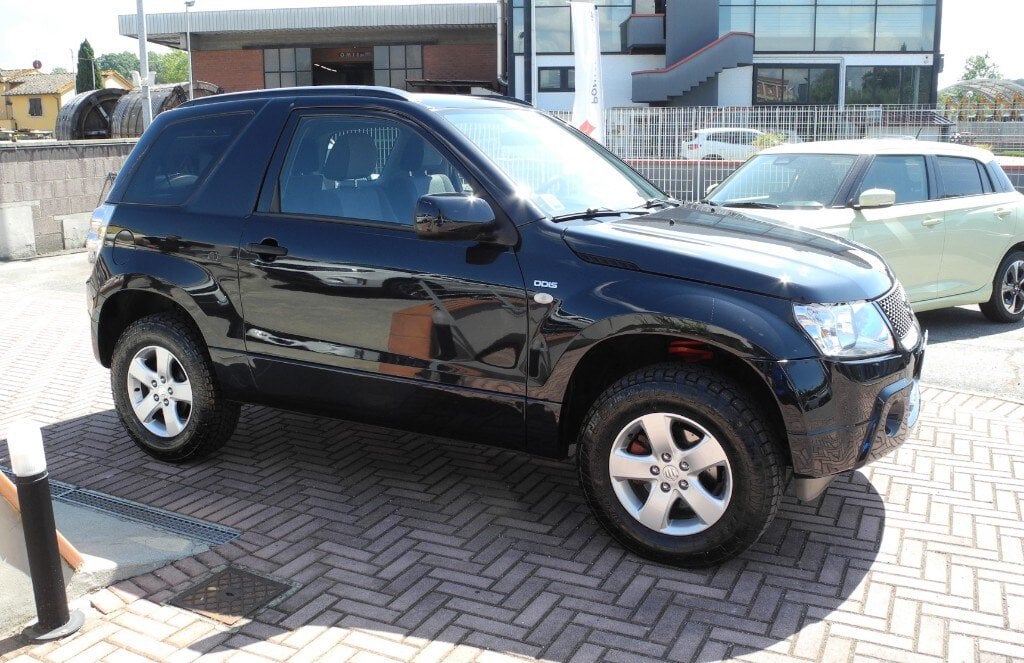 Suzuki Grand Vitara 1.9 DDiS 3 porte (6/16)