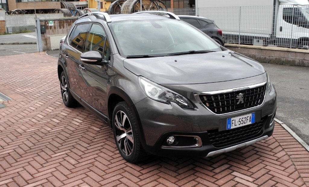 Peugeot 2008 BlueHDi 100 Allure (1/20)