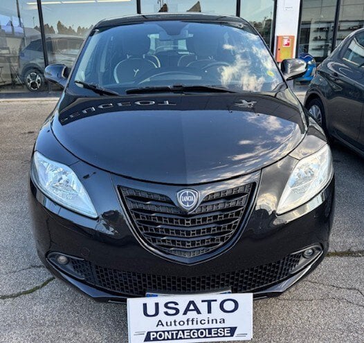 Lancia Ypsilon 0.9 TwinAir 85 CV 5 porte Metano Ecochic Elefantino (2/14)