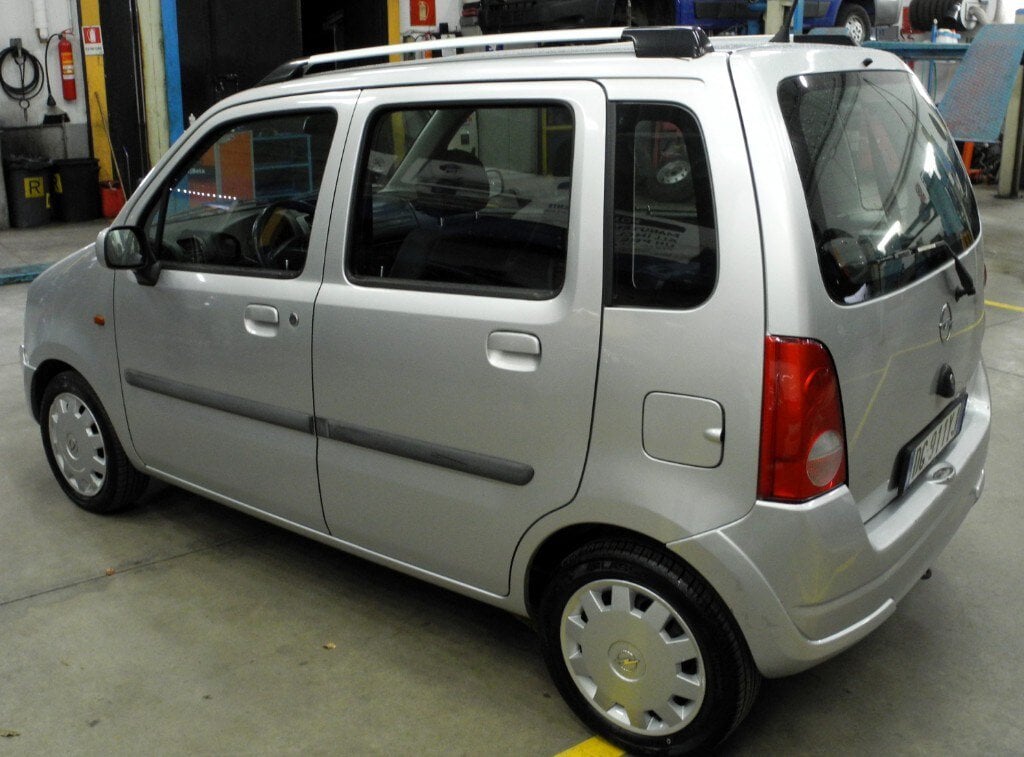 Opel Agila 1.0 12V Club (4/10)