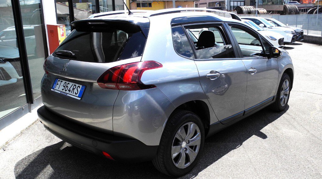 Peugeot 2008 BlueHDi 75 Active (2/10)
