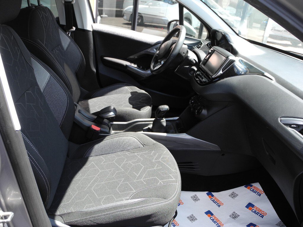 Peugeot 2008 BlueHDi 75 Active (7/10)