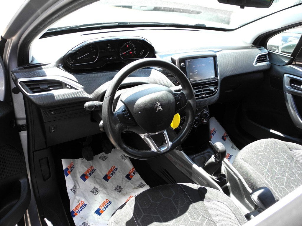 Peugeot 2008 BlueHDi 75 Active (8/10)