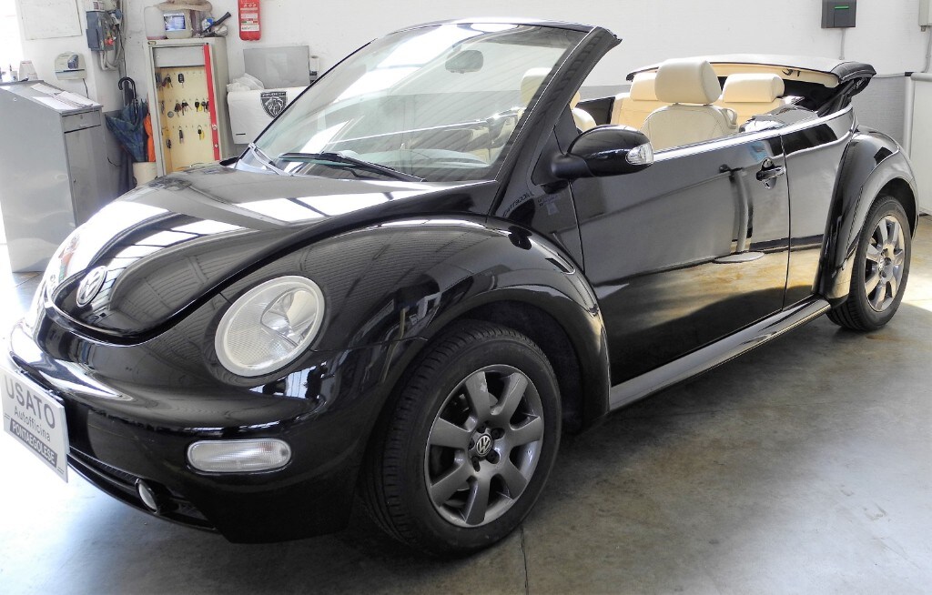VOLKSWAGEN New Beetle 1.9 TDI 101CV Cabrio (0/15)