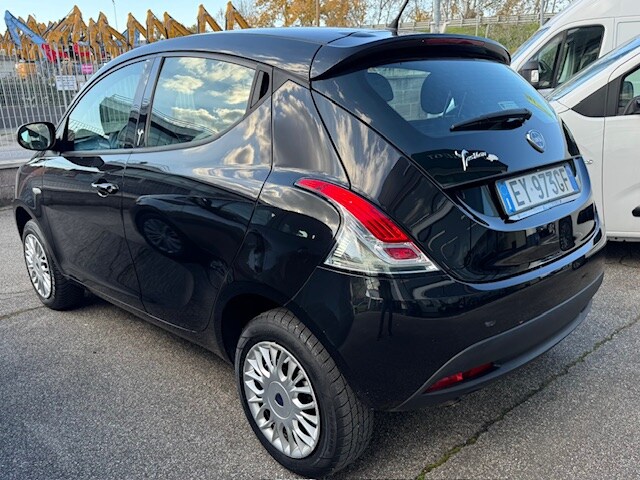 LANCIA Ypsilon 3ª serie Ypsilon 0.9 TwinAir 85 CV 5 porte Metano Ecochic Elefantino (3/14)