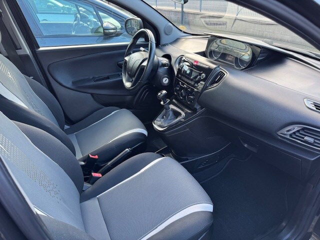 LANCIA Ypsilon 3ª serie Ypsilon 0.9 TwinAir 85 CV 5 porte Metano Ecochic Elefantino (6/14)