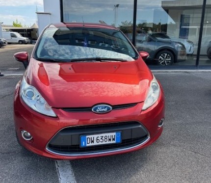 FORD Fiesta 6ª serie Fiesta 1.4 TDCi 68CV 3 porte Titanium (2/13)