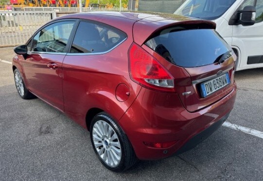 FORD Fiesta 6ª serie Fiesta 1.4 TDCi 68CV 3 porte Titanium (3/13)