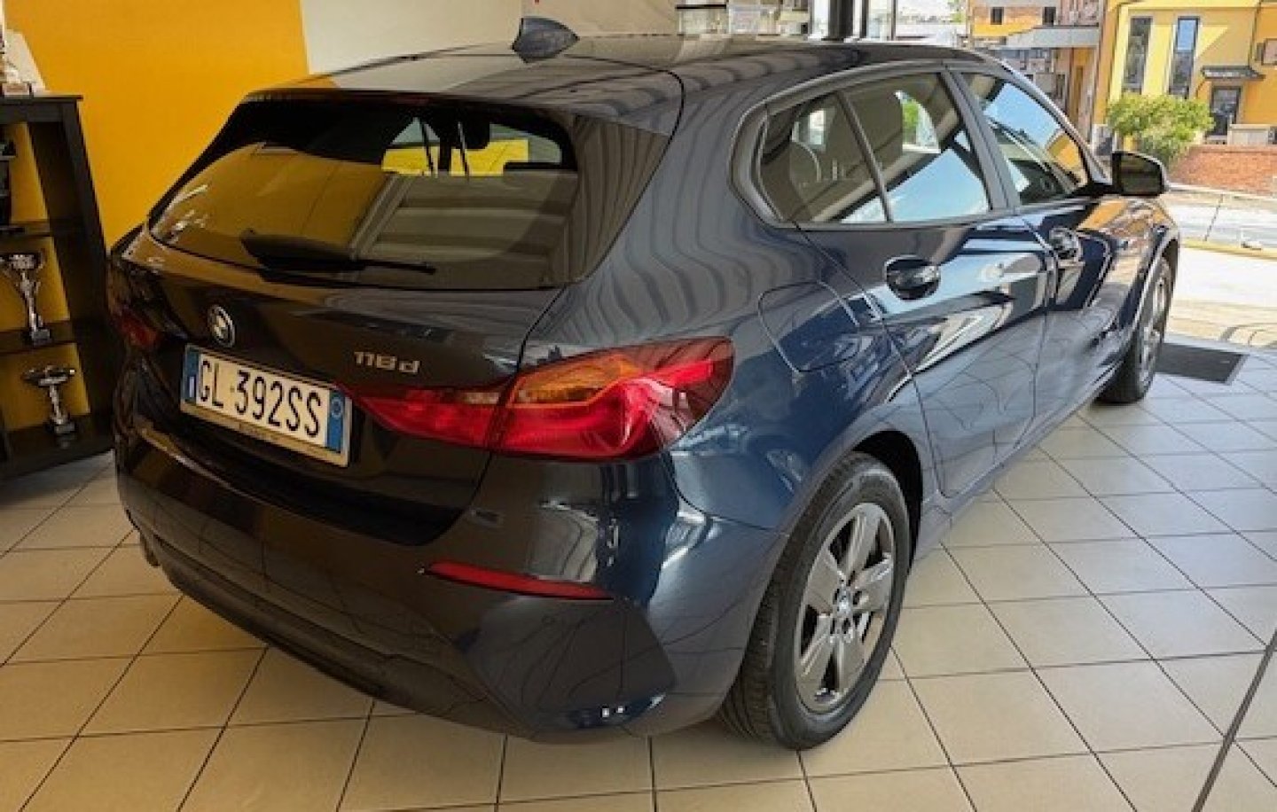 BMW Serie 1 (F40) 116d 5p. Business Advantage (4/11)