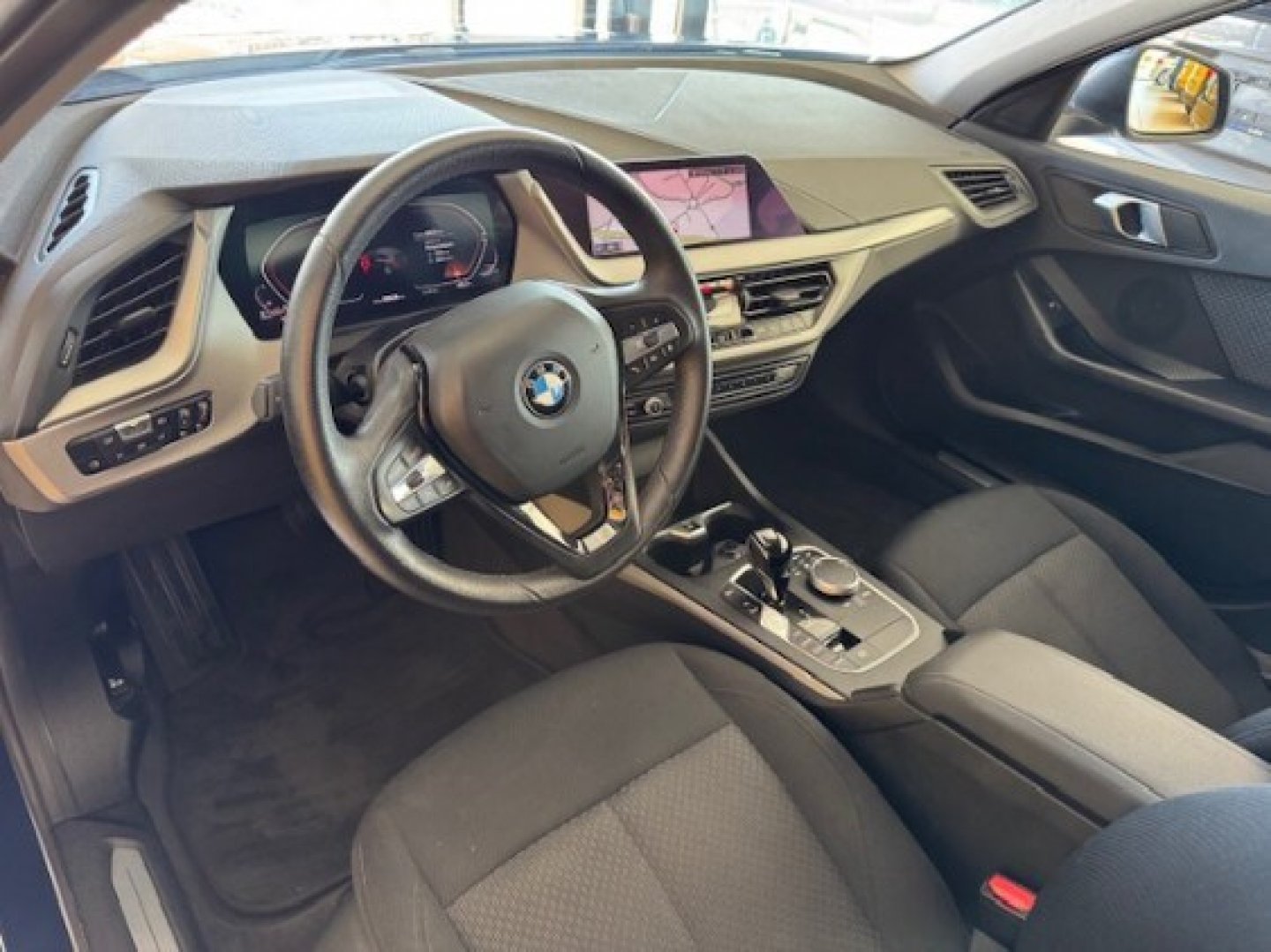 BMW Serie 1 (F40) 116d 5p. Business Advantage (6/11)