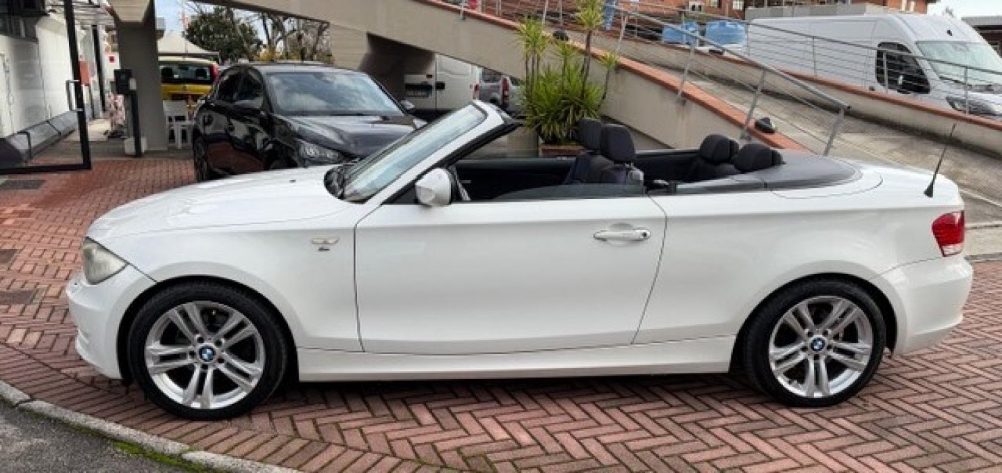 BMW Serie 1 Cabrio(E88) 118d Cabrio Eletta (8/15)