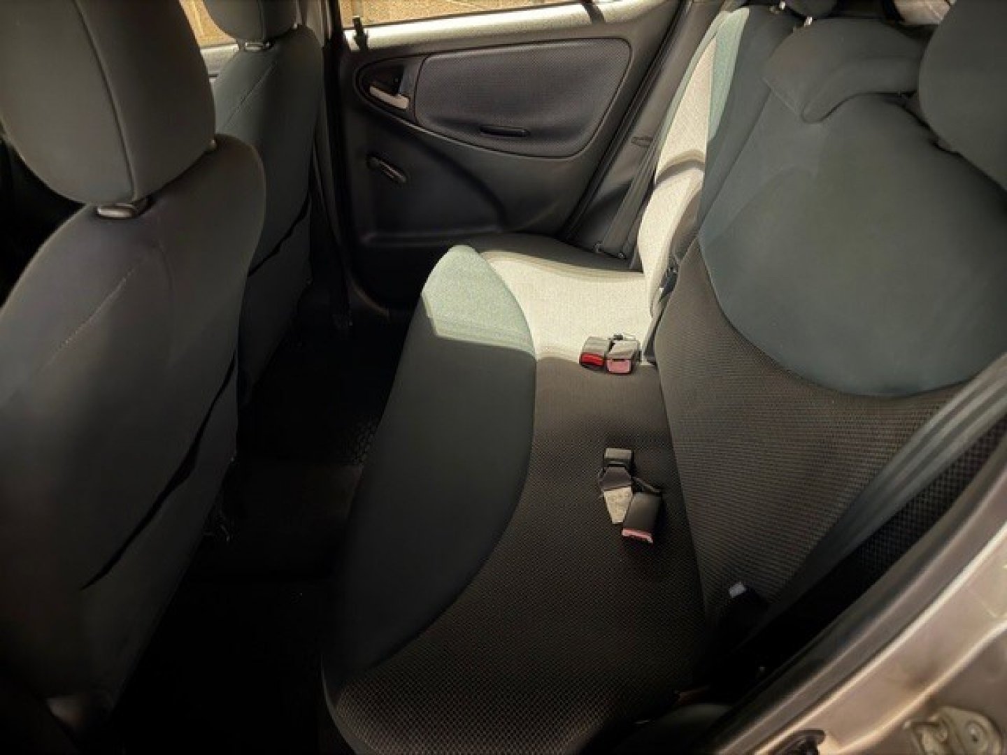 TOYOTA Yaris 1.4 tdi D-4D cat 5 porte Sol (4/6)