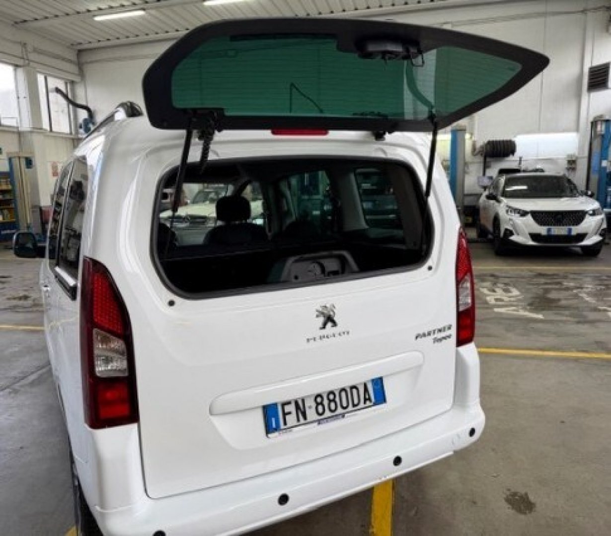 PEUGEOT Partner 2ª serie Partner Tepee Mix BlueHDi 100 Active (7/18)