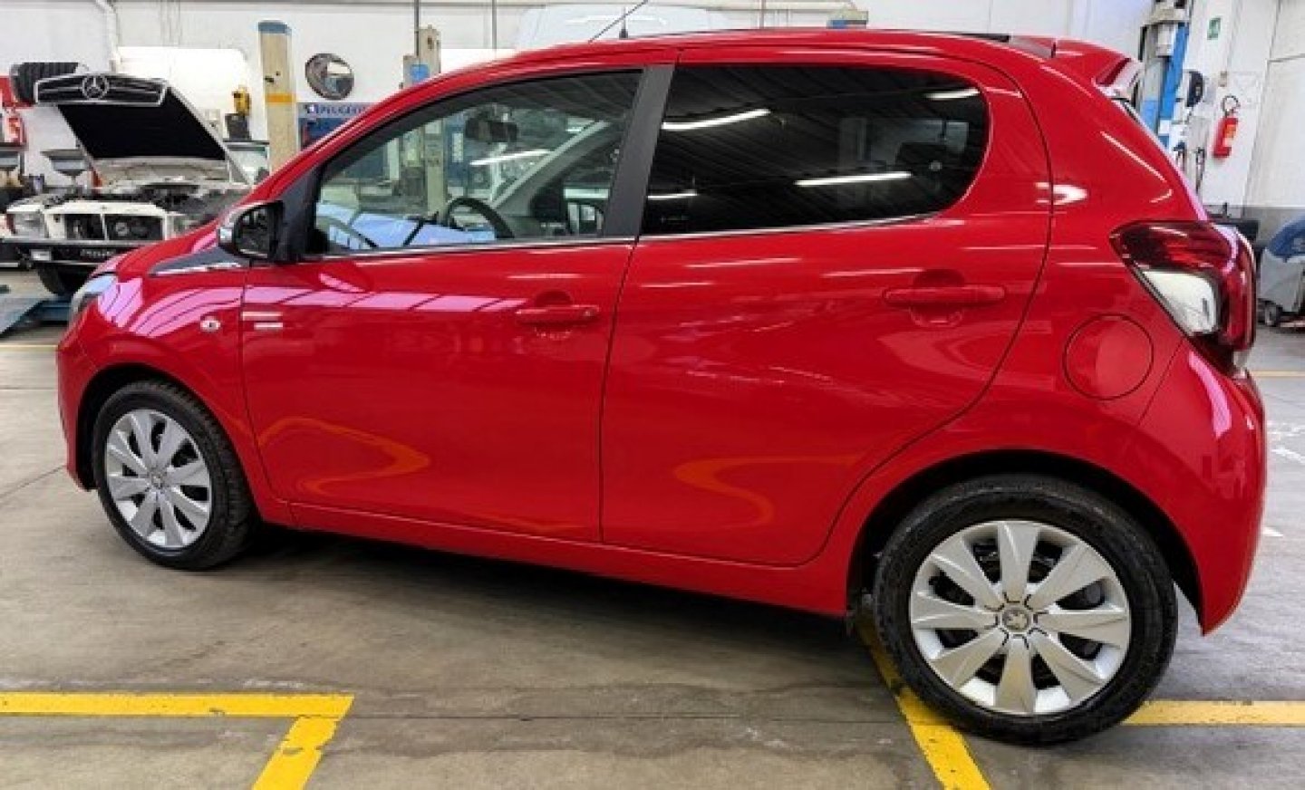 PEUGEOT 108 VTi 72 S&S 5 porte Style TOP! (4/15)