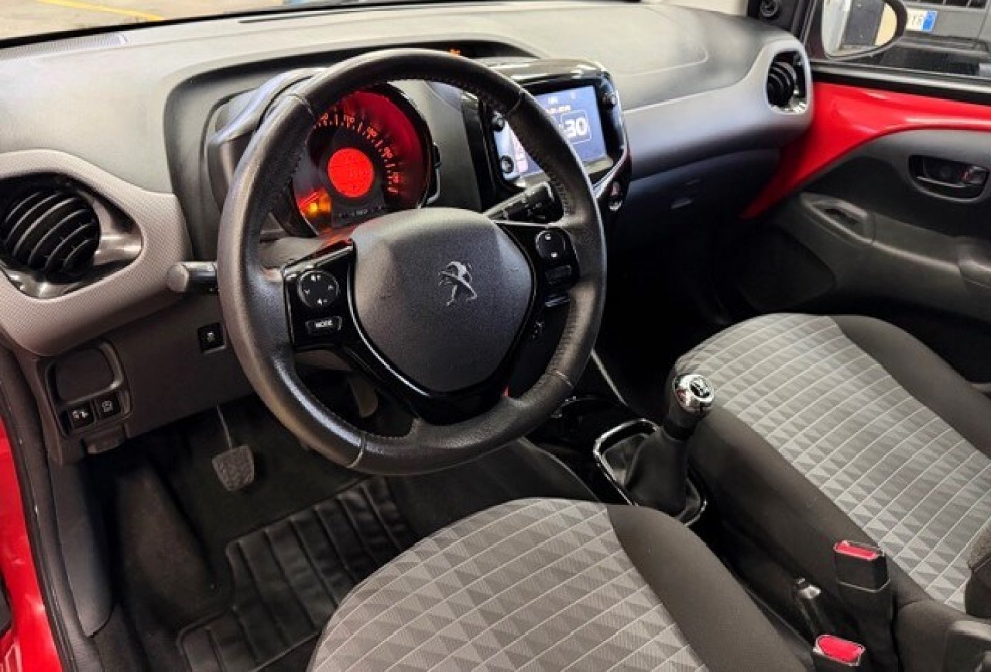 PEUGEOT 108 VTi 72 S&S 5 porte Style TOP! (8/15)