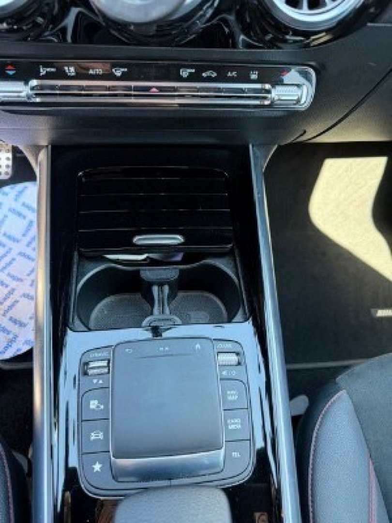 MERCEDES EQA (H243) EQA 250+ Sport (10/30)