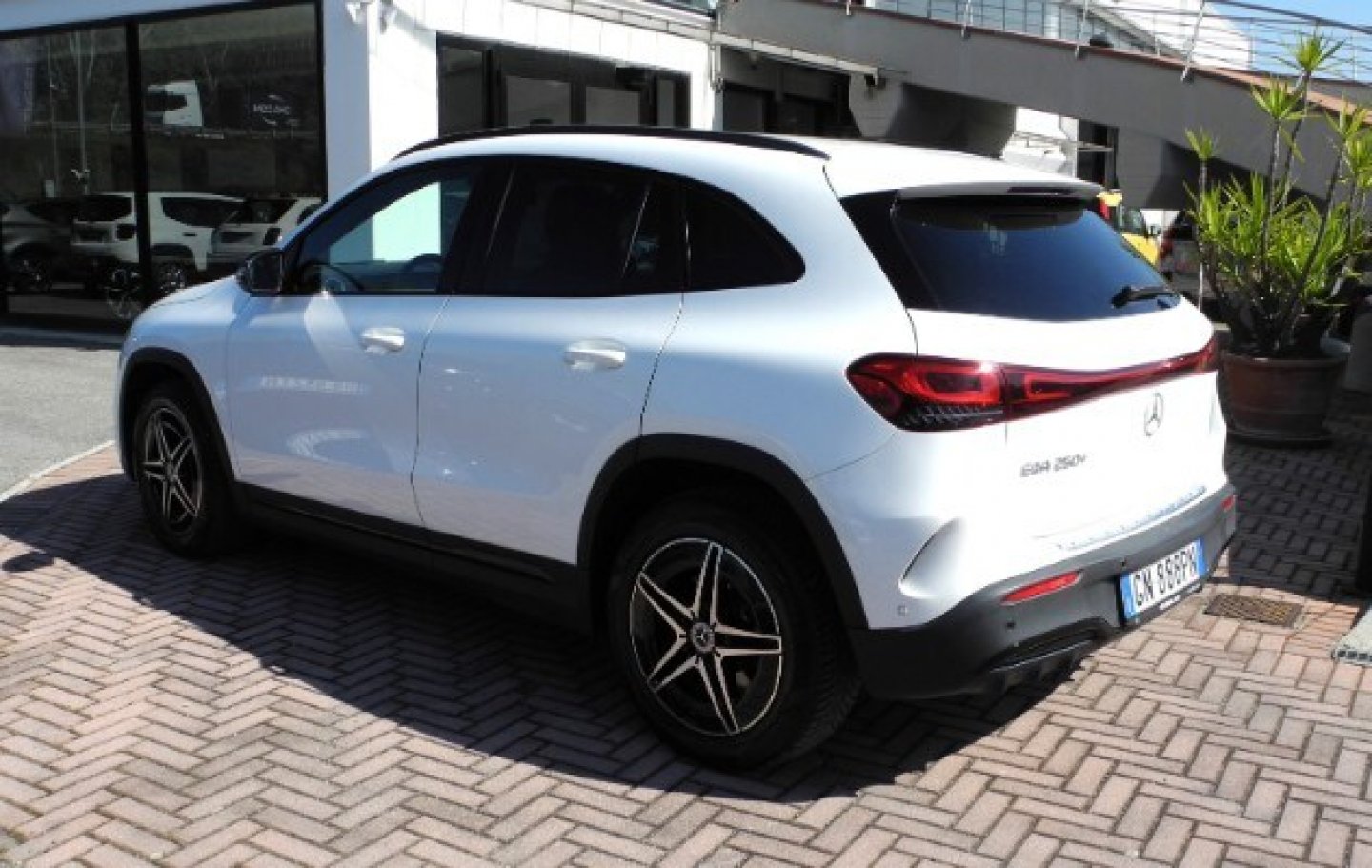 MERCEDES EQA (H243) EQA 250+ Sport (17/30)