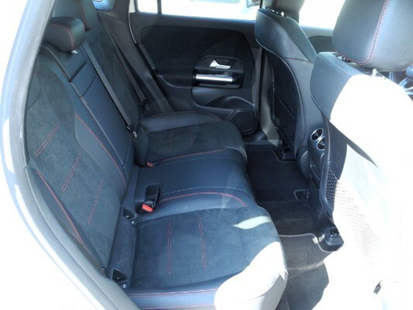 MERCEDES EQA (H243) EQA 250+ Sport (21/30)