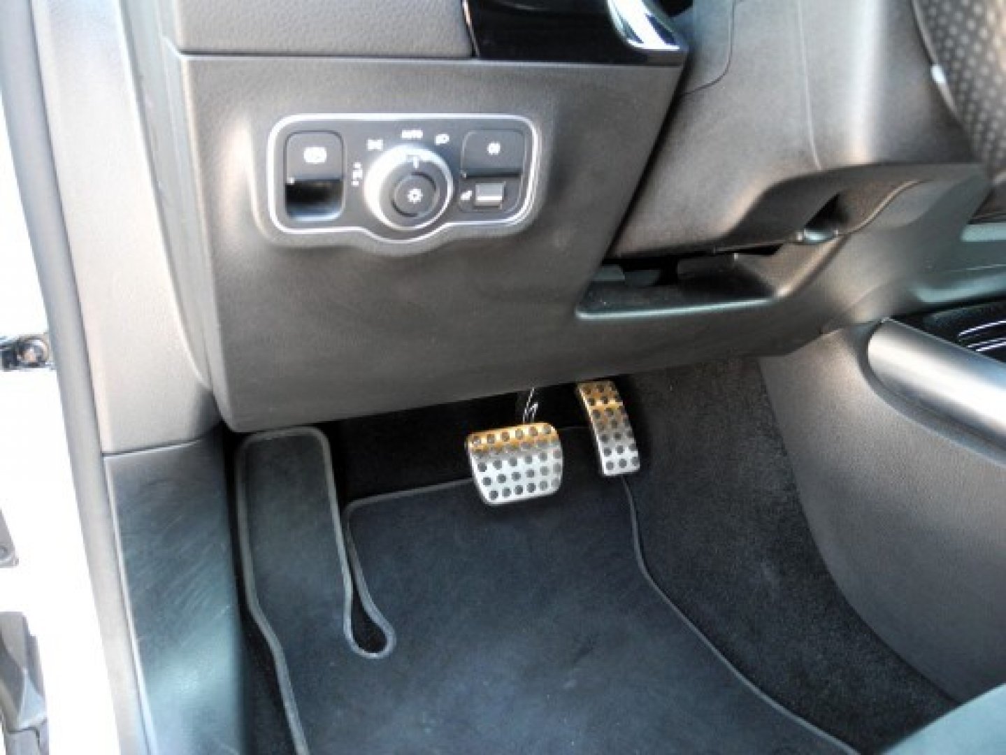 MERCEDES EQA (H243) EQA 250+ Sport (26/30)