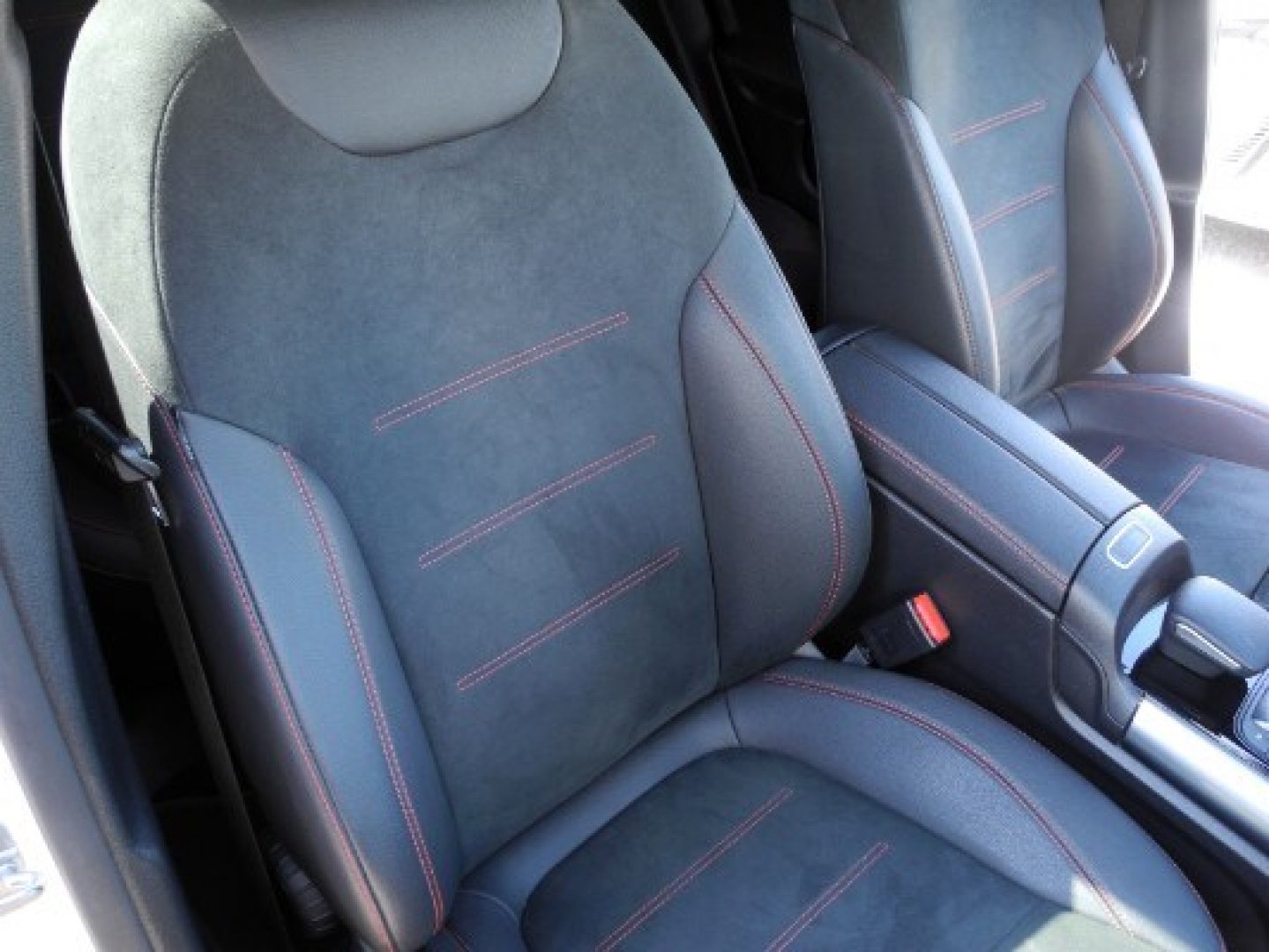 MERCEDES EQA (H243) EQA 250+ Sport (27/30)