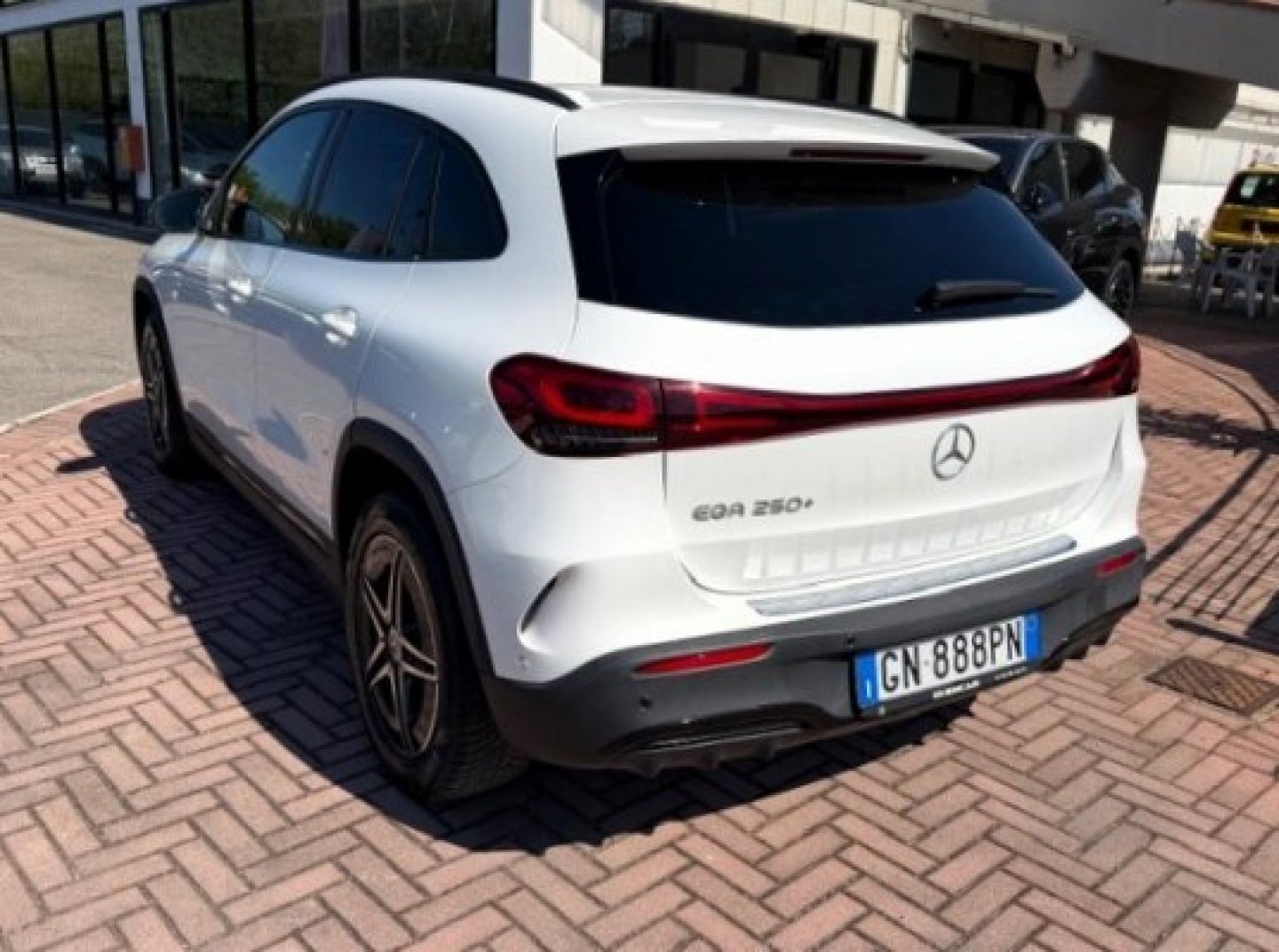 MERCEDES EQA (H243) EQA 250+ Sport (2/30)