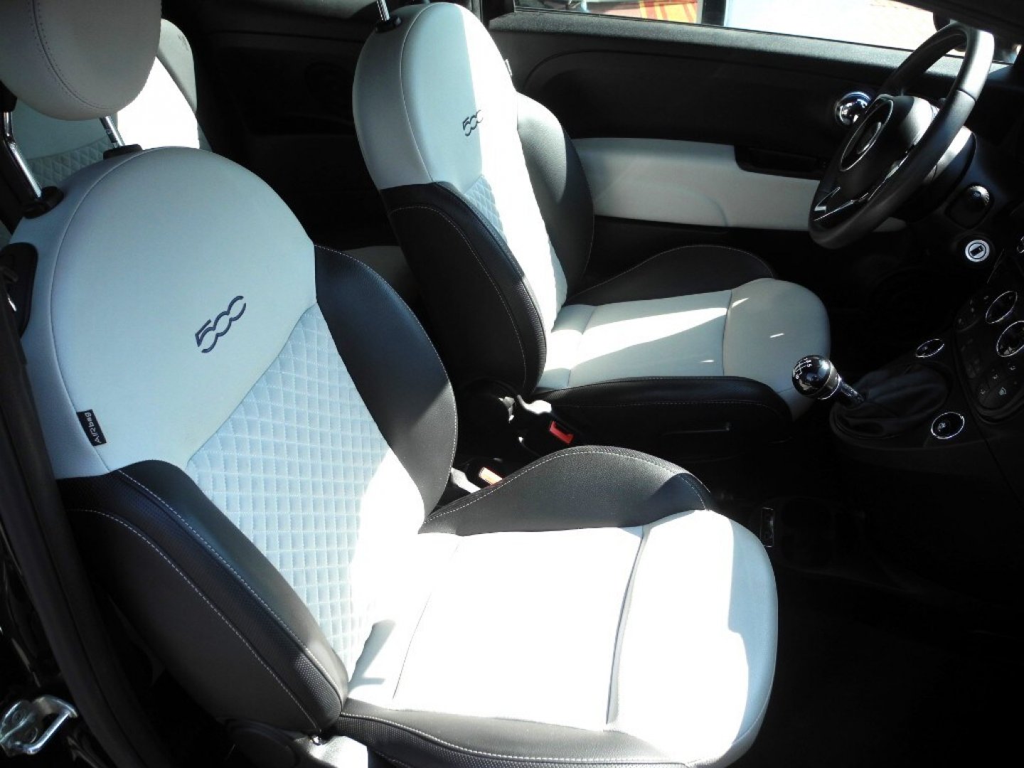 FIAT 500 (2015-2024) 500 C 1.0 Hybrid Dolcevita (8/17)