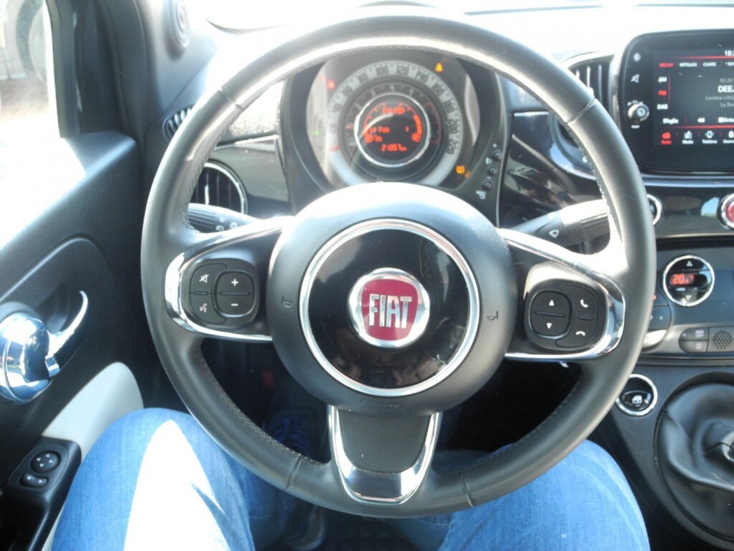 FIAT 500 (2015-2024) 500 C 1.0 Hybrid Dolcevita (12/17)