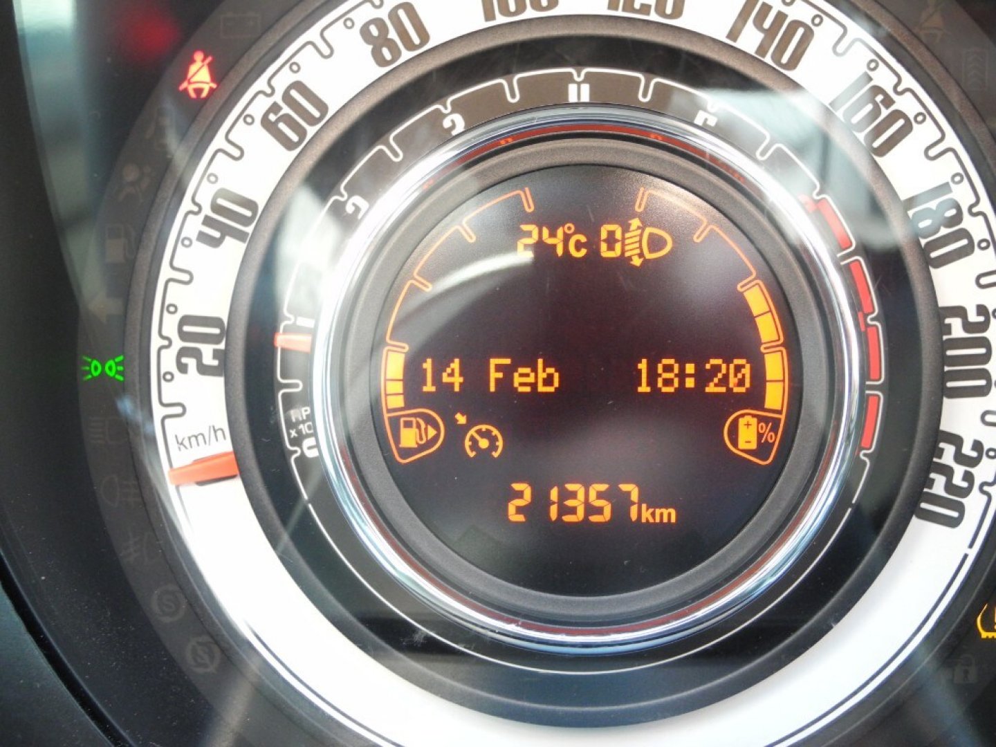FIAT 500 (2015-2024) 500 C 1.0 Hybrid Dolcevita (13/17)