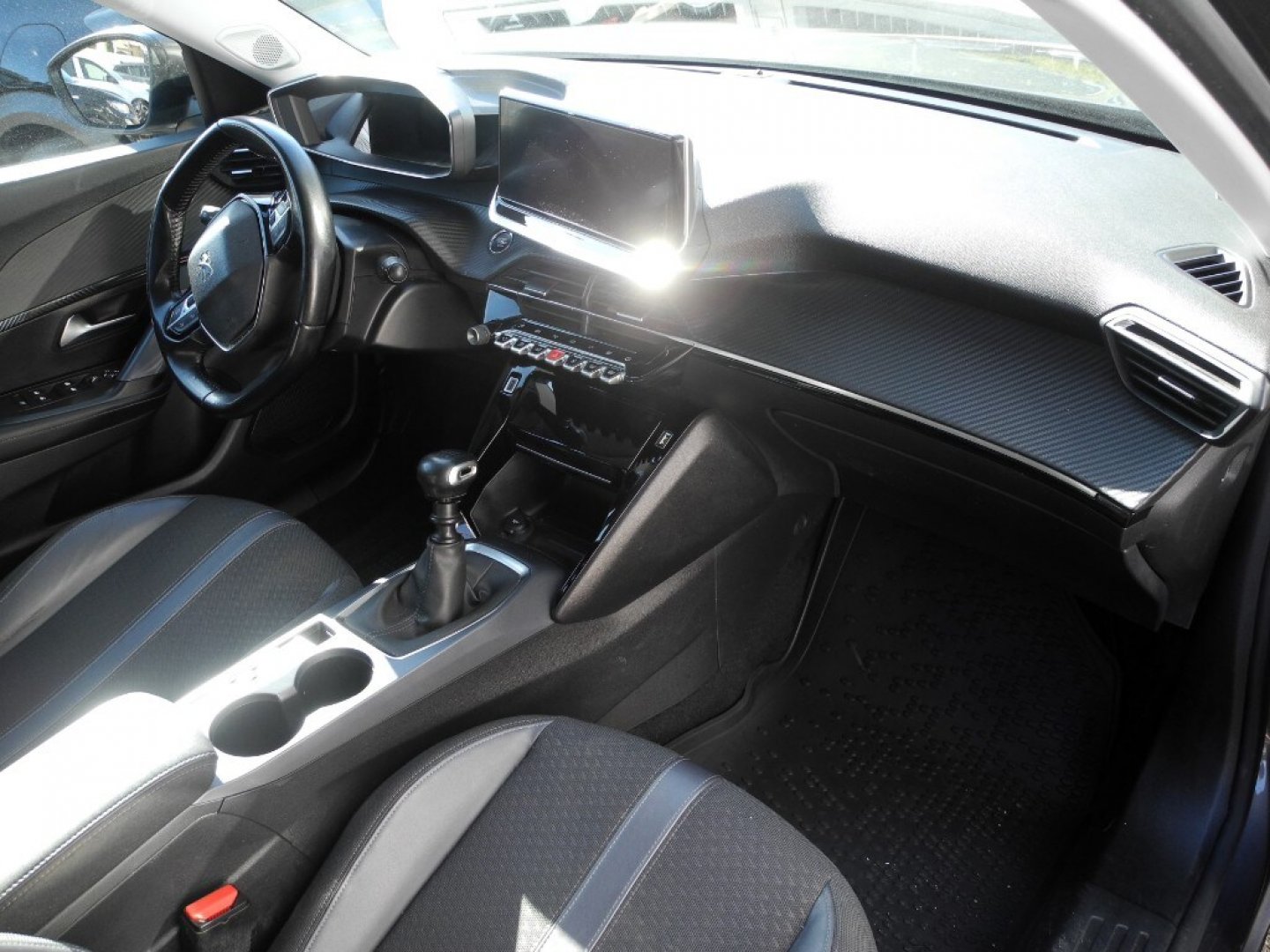PEUGEOT 2008 2ª serie 2008 PureTech 130 S&S Allure (6/21)