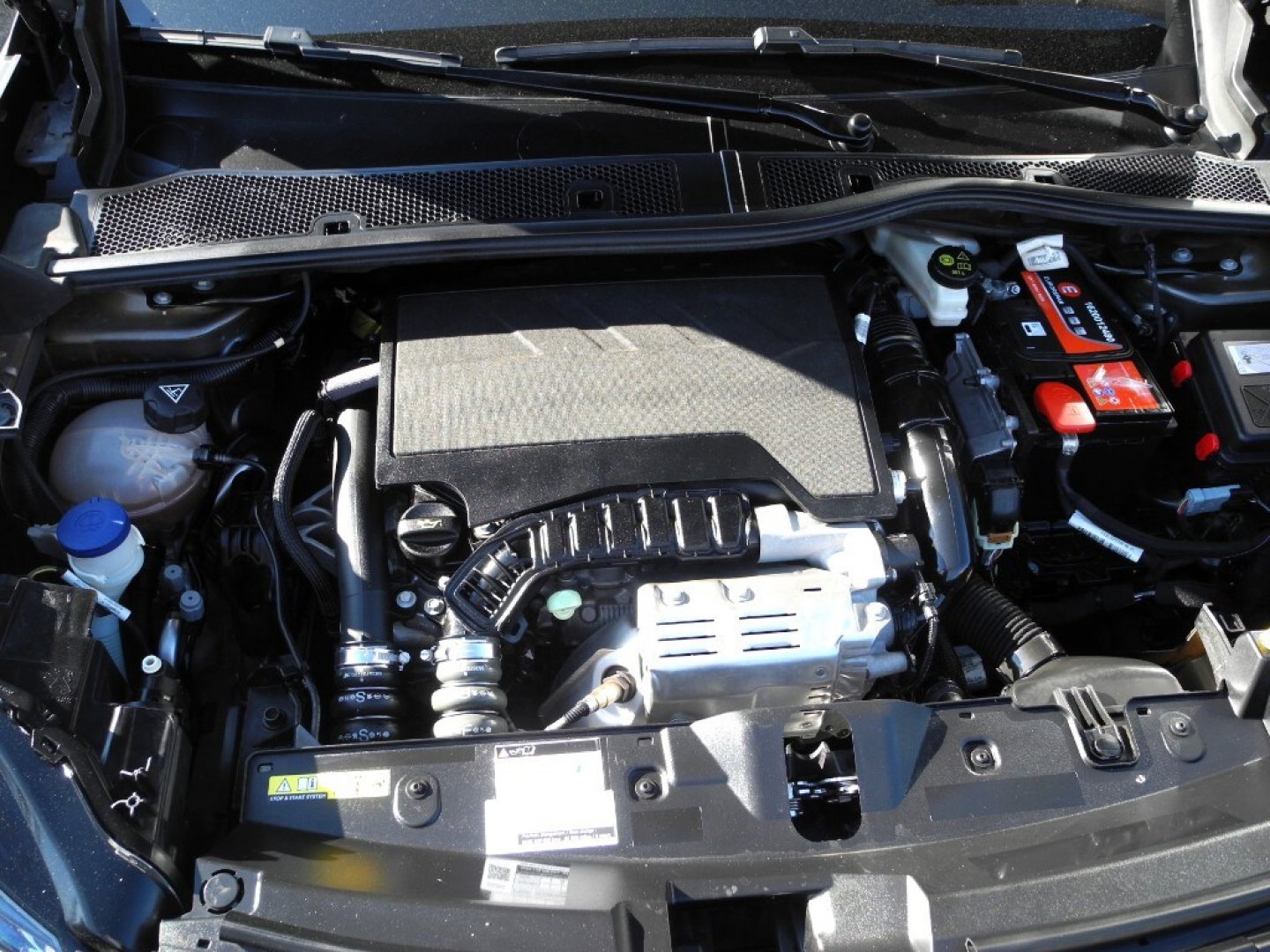PEUGEOT 2008 2ª serie 2008 PureTech 130 S&S Allure (14/21)