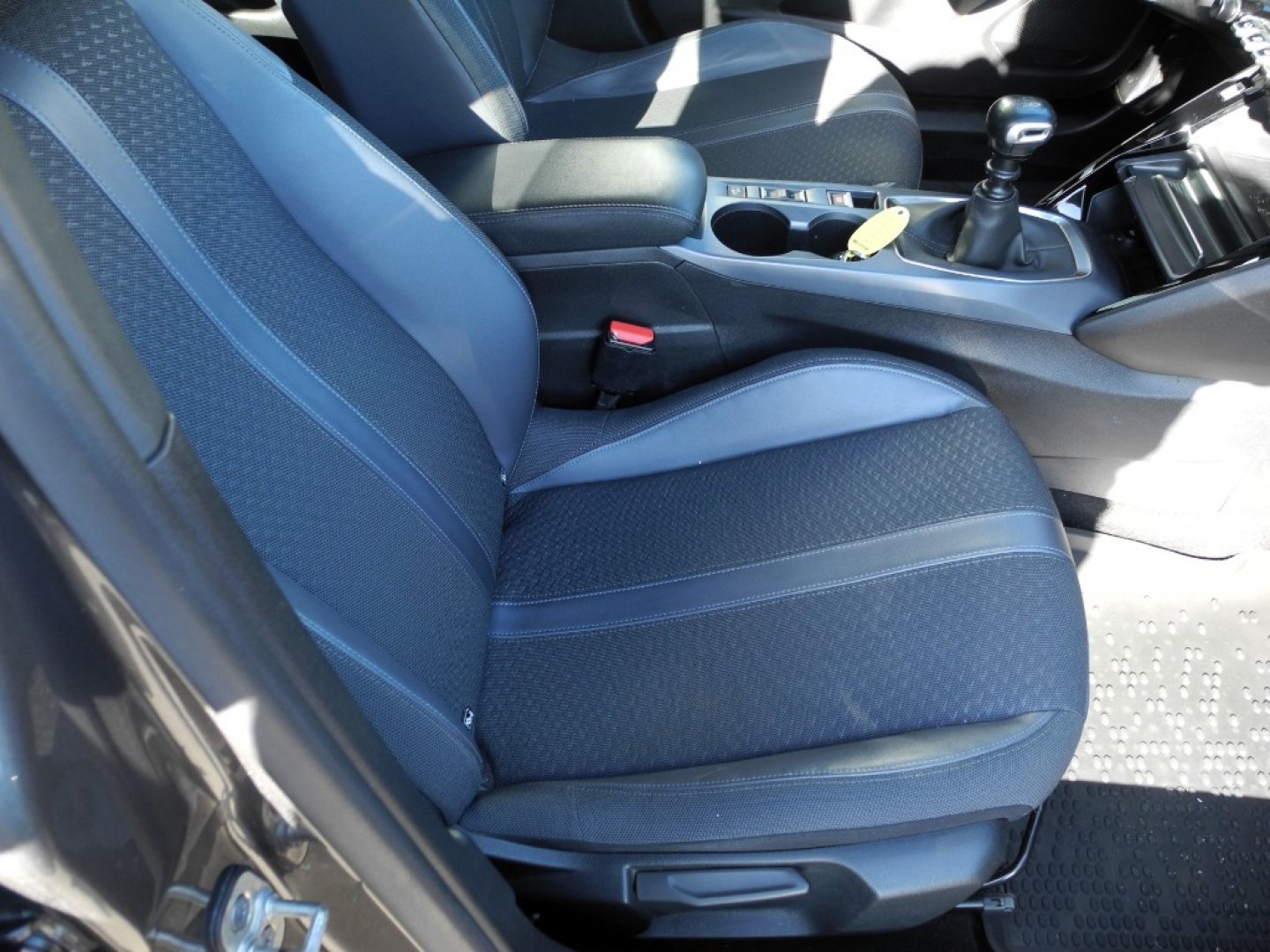PEUGEOT 2008 2ª serie 2008 PureTech 130 S&S Allure (16/21)