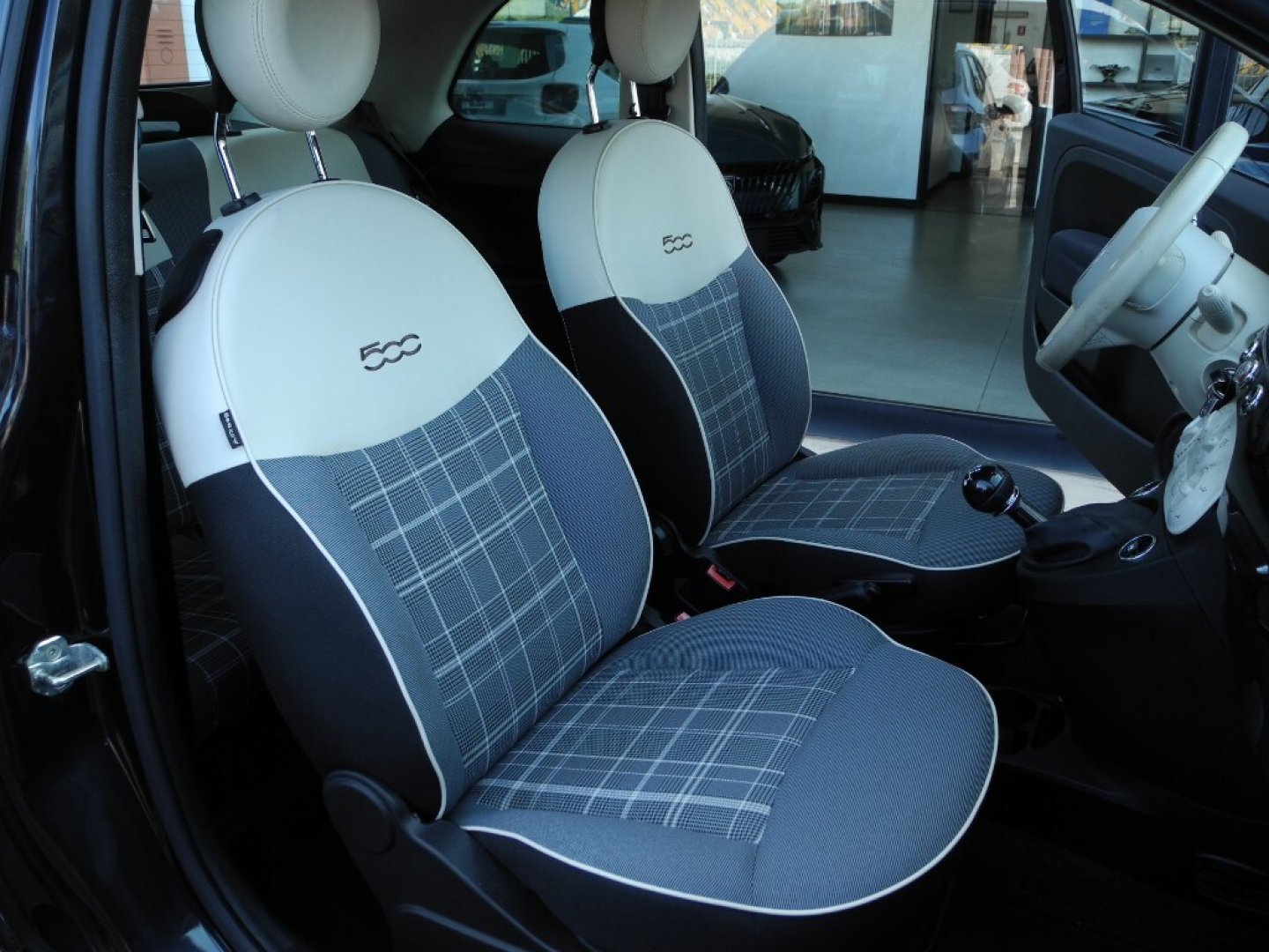 FIAT 500 (2015-2024) 500 1.2 Lounge (8/30)