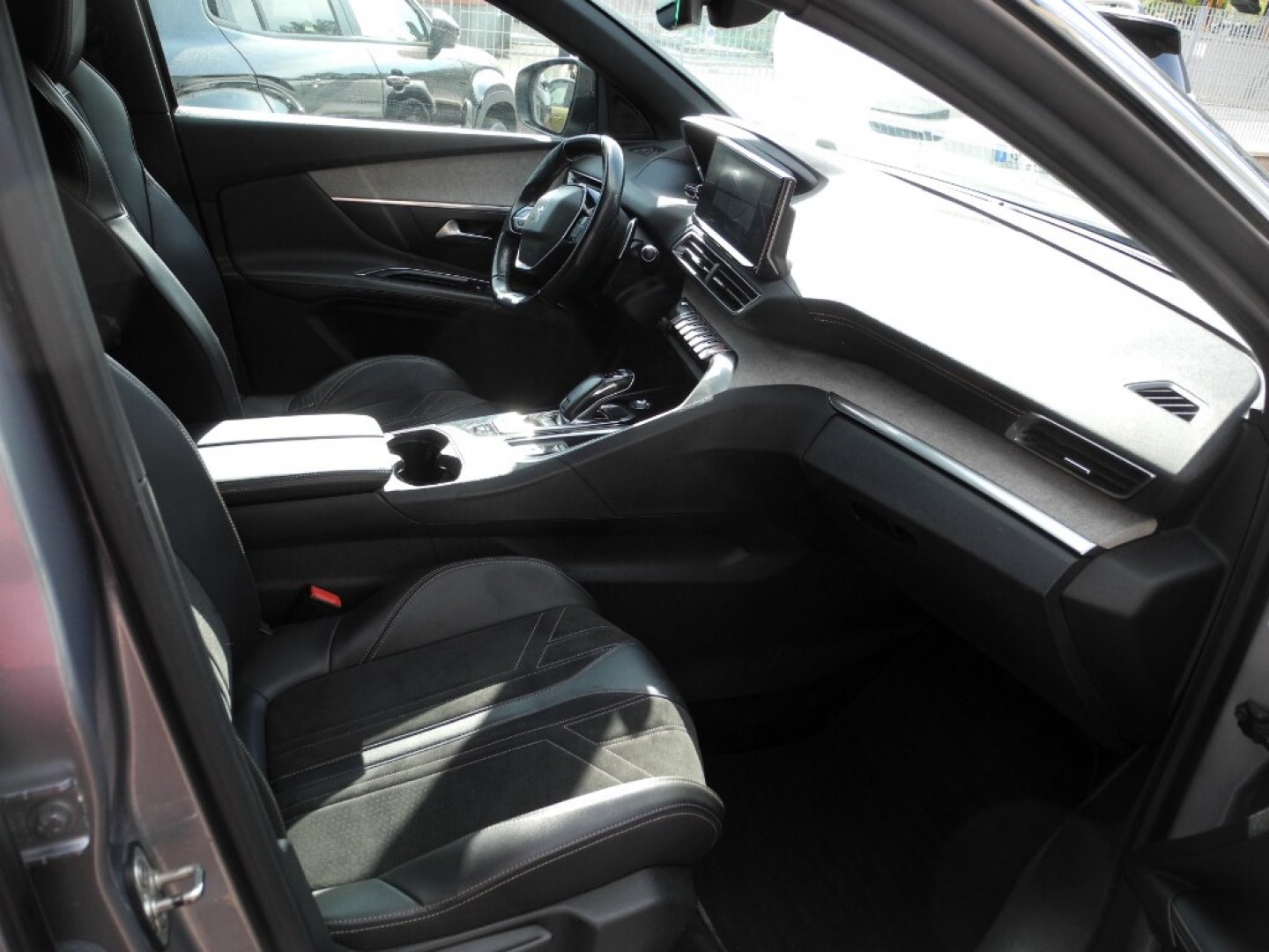 PEUGEOT 3008 2ª serie 3008 BlueHDi 130 S&S EAT8 GT (7/15)