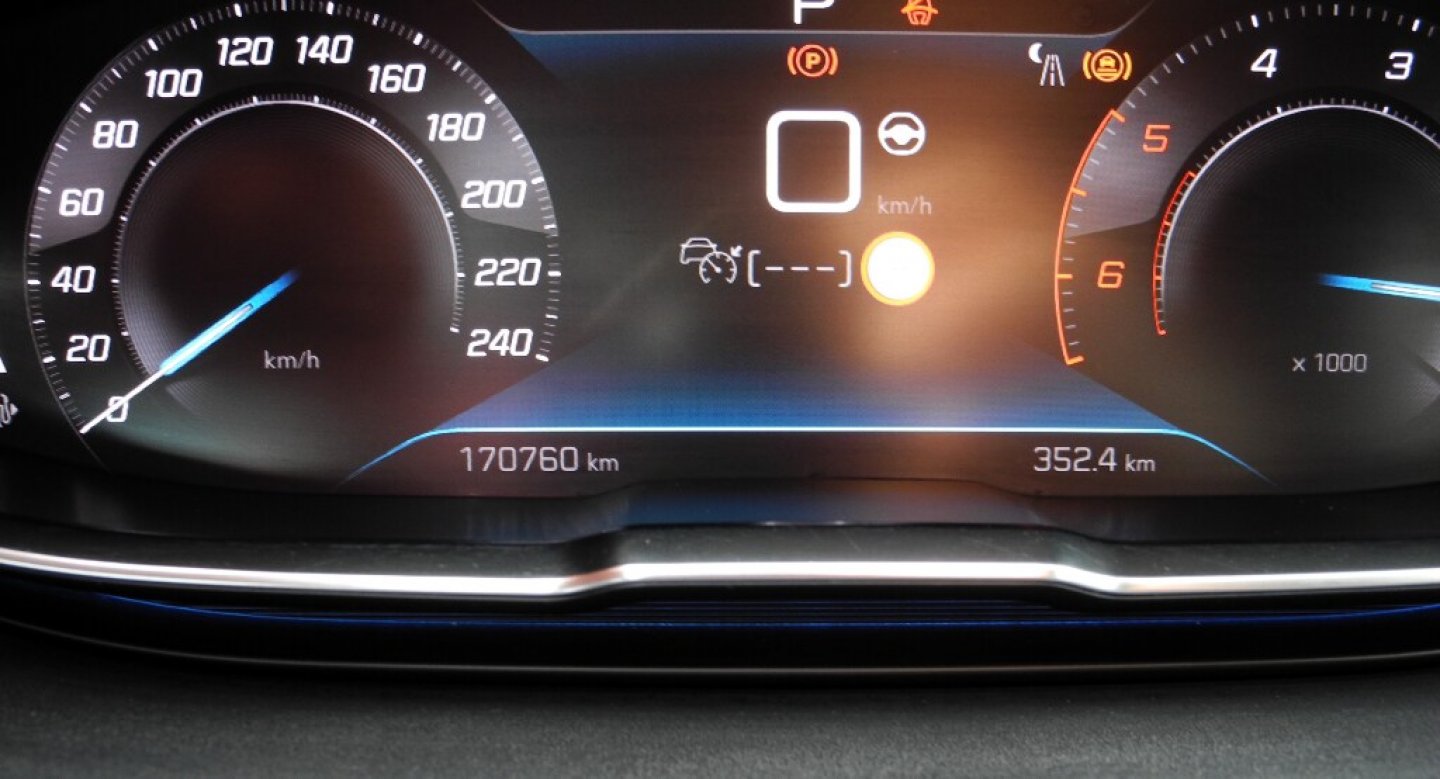 PEUGEOT 3008 2ª serie 3008 BlueHDi 130 S&S EAT8 GT (10/15)