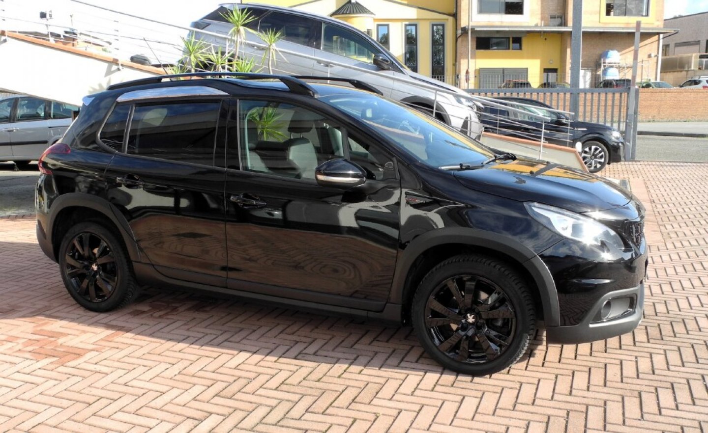 PEUGEOT 2008 1° serie BlueHDi 120 S&S GT Line (2/23)