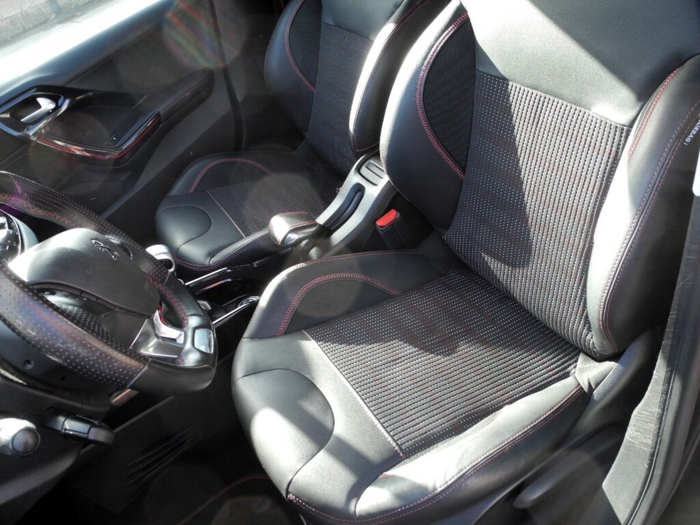 PEUGEOT 2008 1° serie BlueHDi 120 S&S GT Line (15/23)
