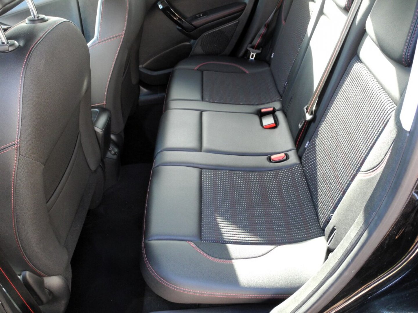 PEUGEOT 2008 1° serie BlueHDi 120 S&S GT Line (16/23)