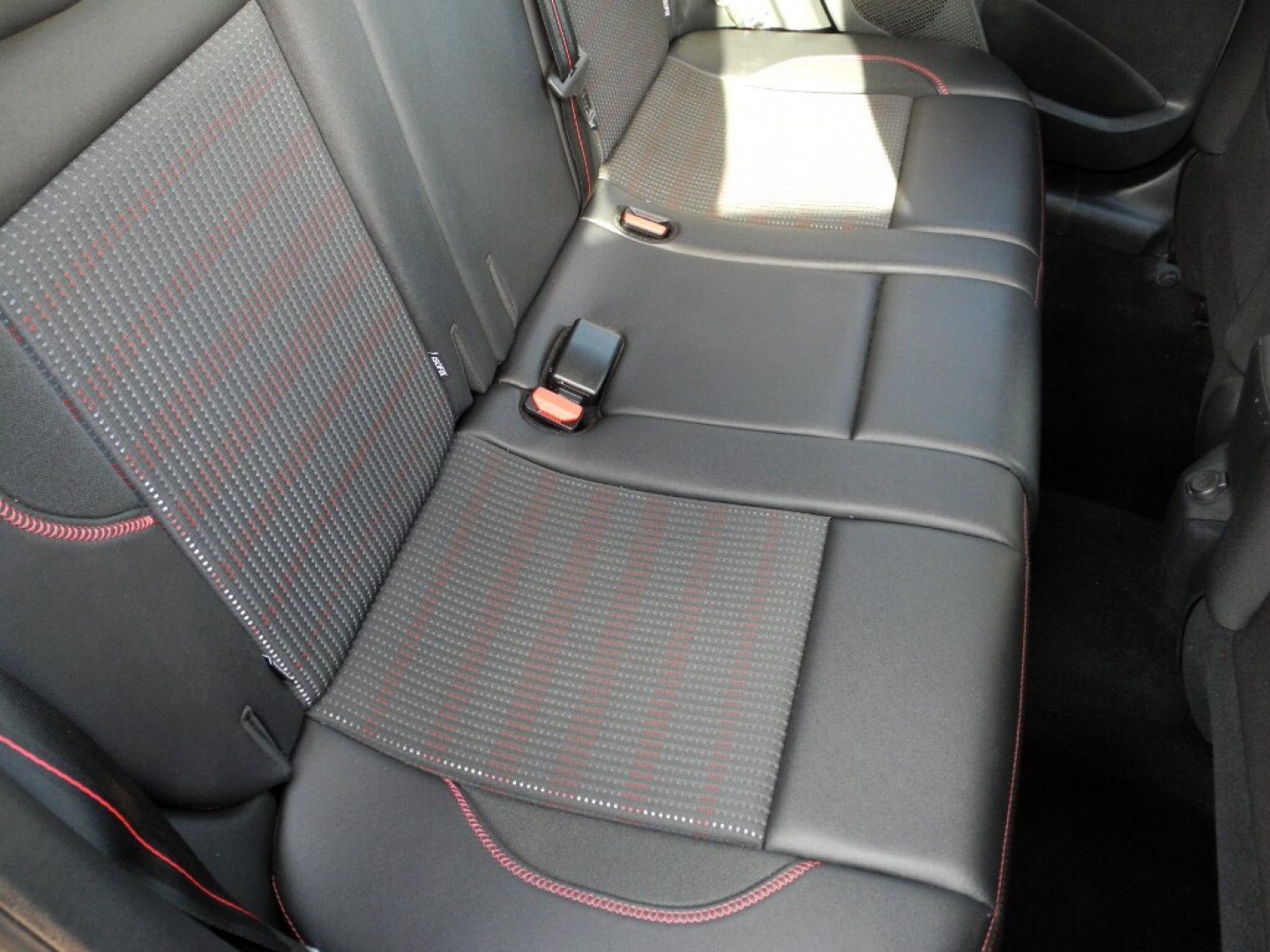 PEUGEOT 2008 1° serie BlueHDi 120 S&S GT Line (17/23)