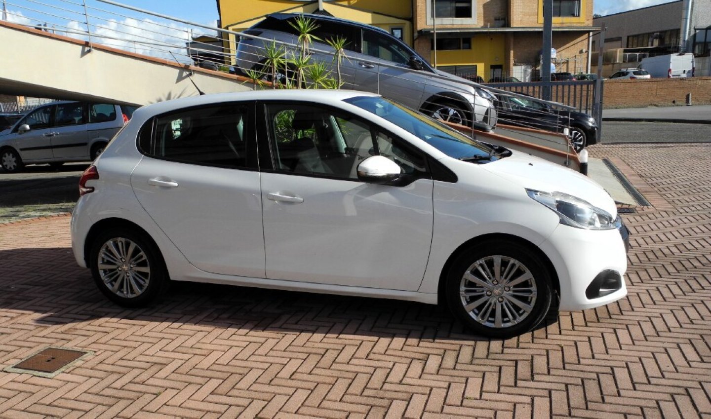 PEUGEOT 208 1° serie BlueHDi 75 5 porte Active (2/14)