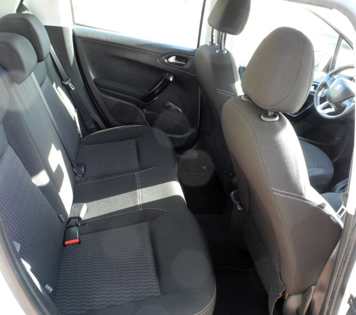 PEUGEOT 208 1° serie BlueHDi 75 5 porte Active (7/14)