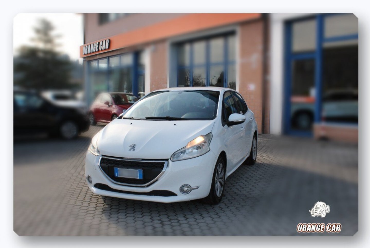 PEUGEOT 208