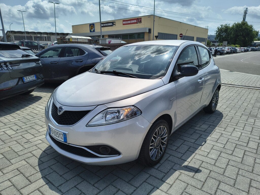 Lancia Ypsilon 1.2 69 CV 5 porte Gold Lancia Ypsilon 1.2 69 CV 5 porte Gold