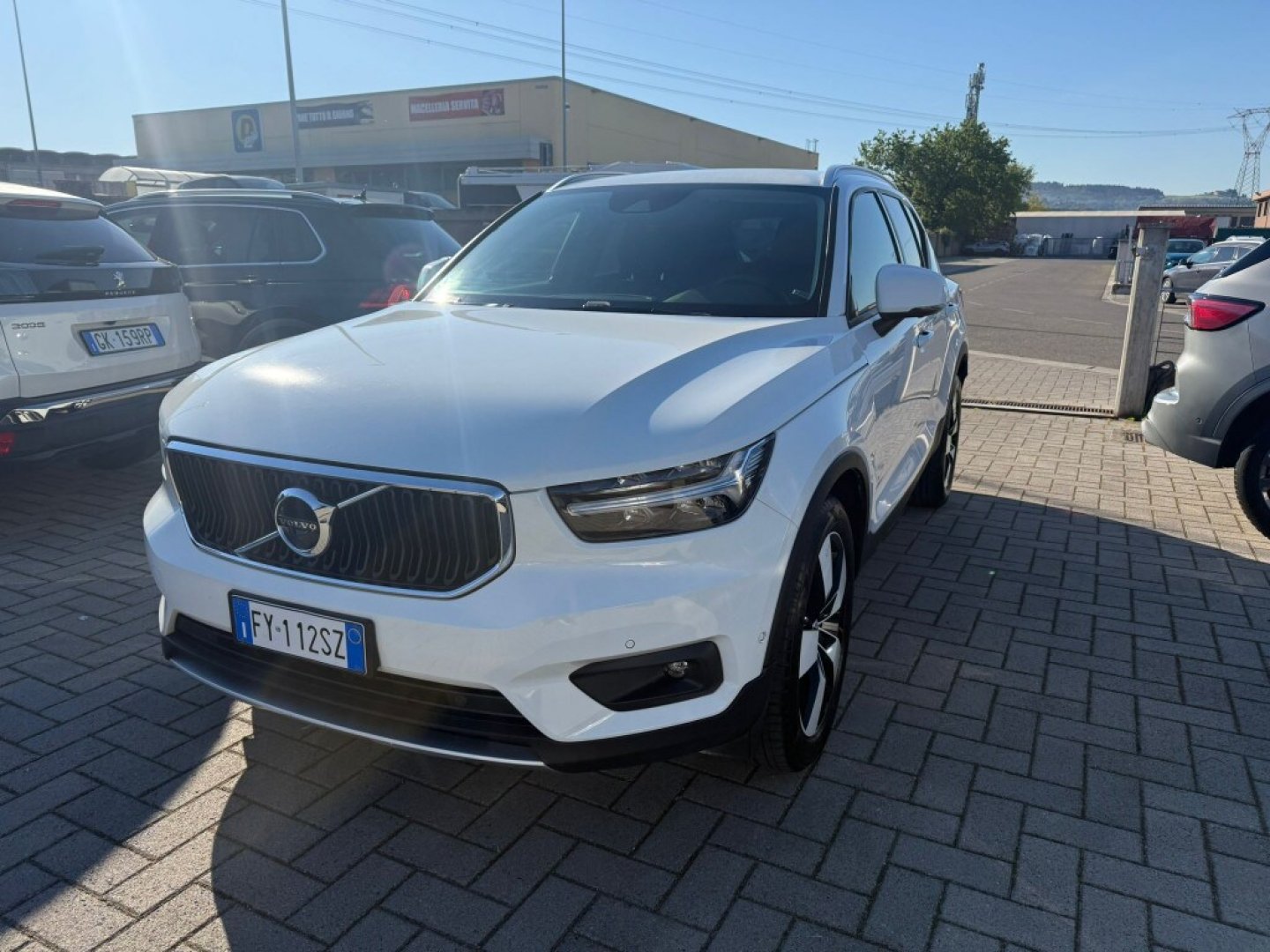 VOLVO XC40 (2017-->) XC40 D3 AWD Geartronic Momentum