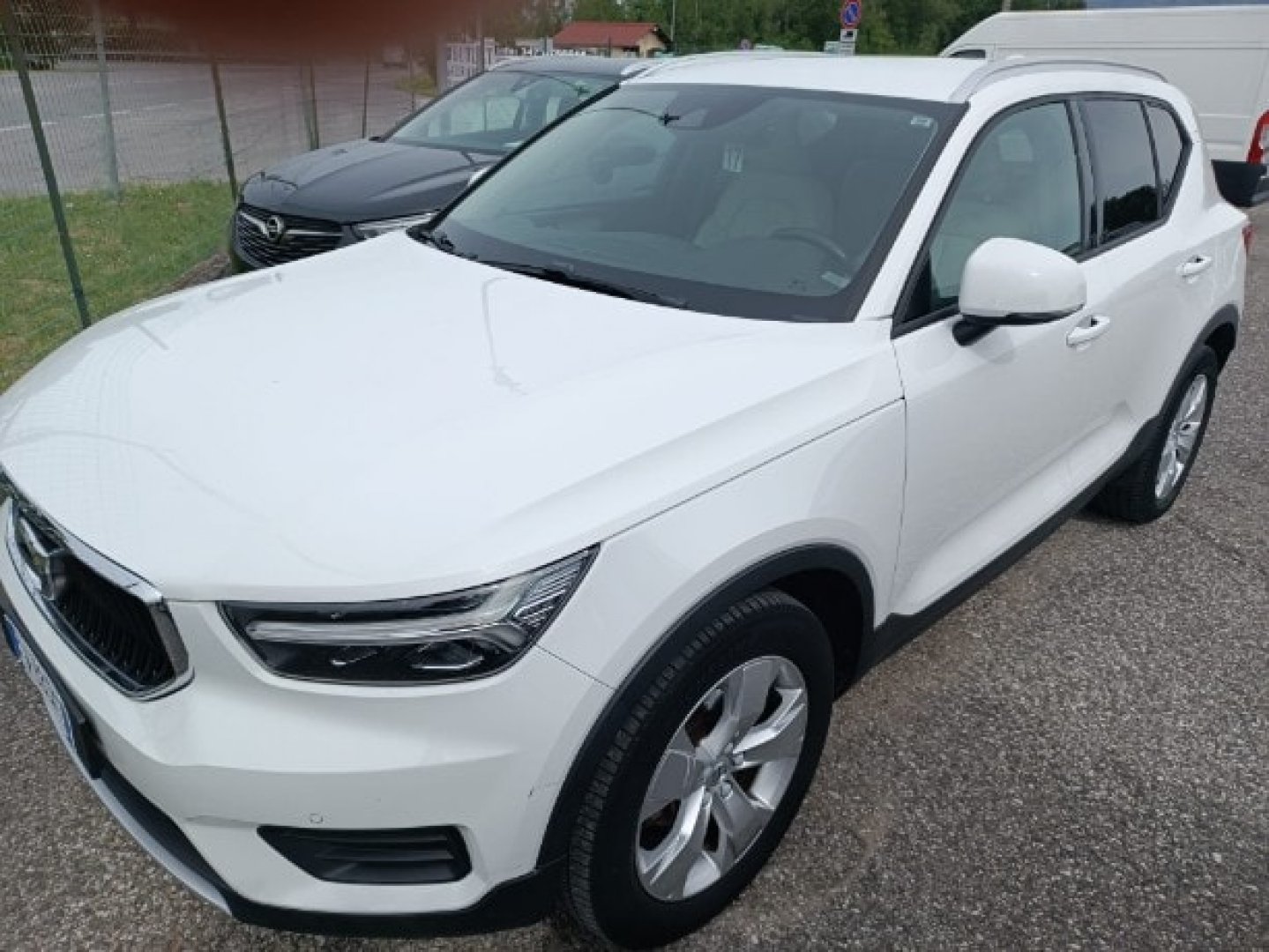 VOLVO XC40