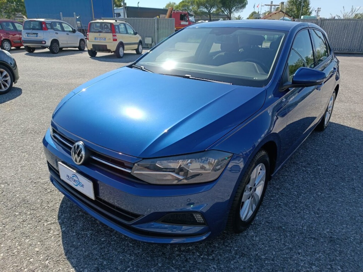 VOLKSWAGEN Polo
